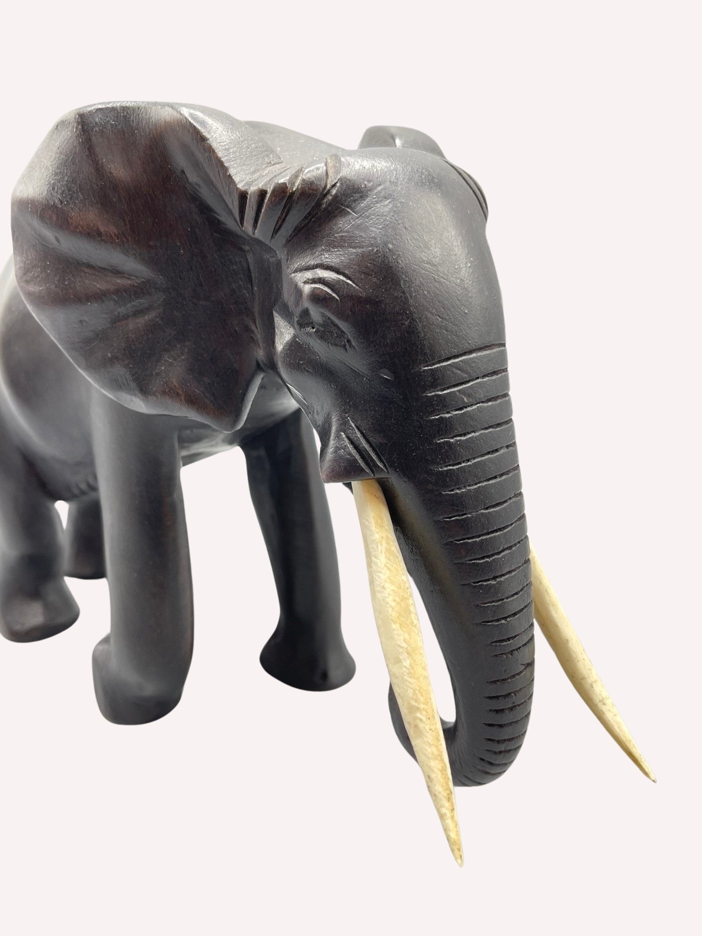 Holzfigur Elefant mit Stosszähnen 27 cm