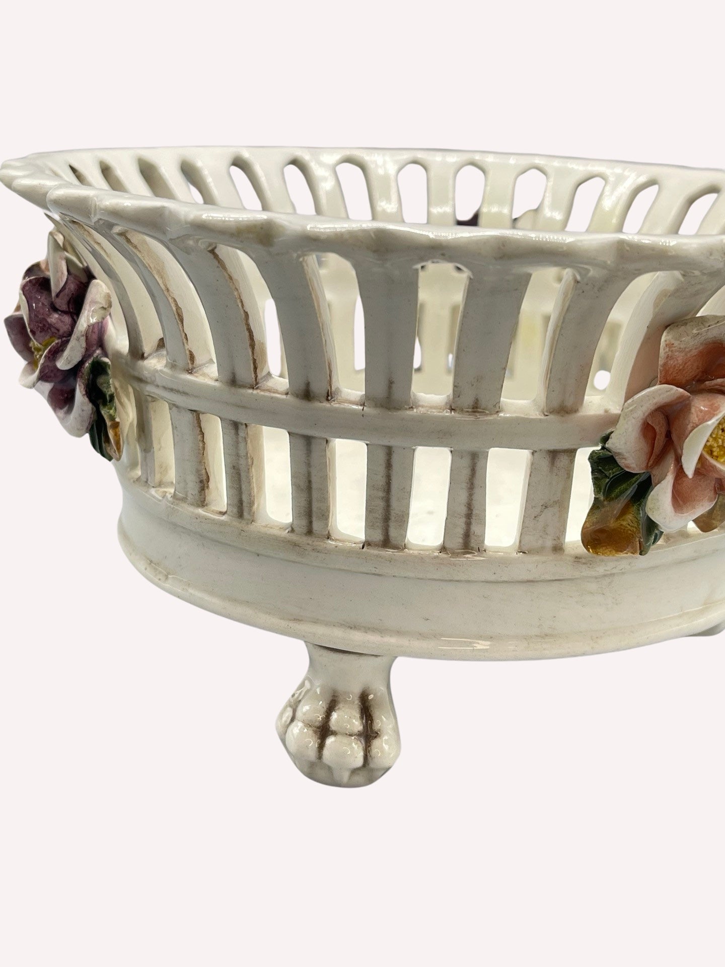 RUNDE PORZELLANSCHALE DURCHBRUCHMUSTER ROSEN DEKOR