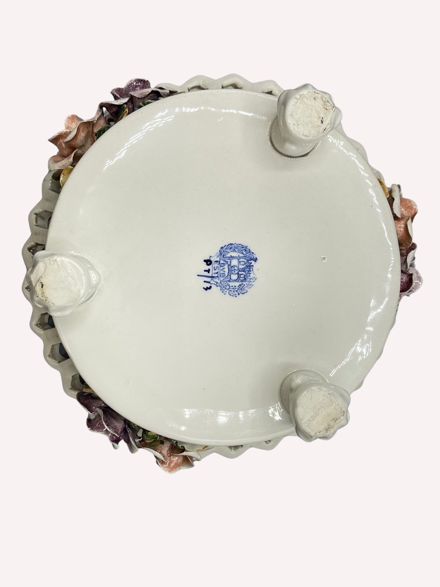 RUNDE PORZELLANSCHALE DURCHBRUCHMUSTER ROSEN DEKOR