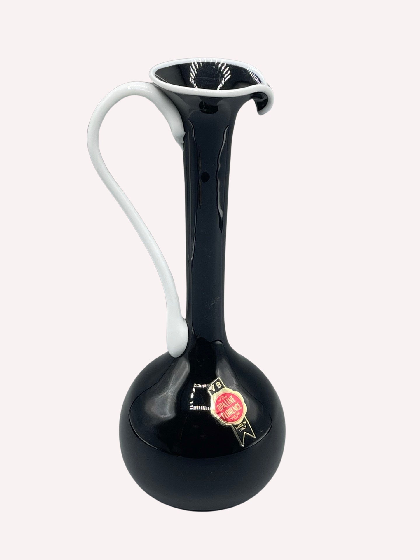 VASE FILIGRAN OPALINE FLORENCE SCHWARZ WEISS MUNDGEBLASEN HANDMAD