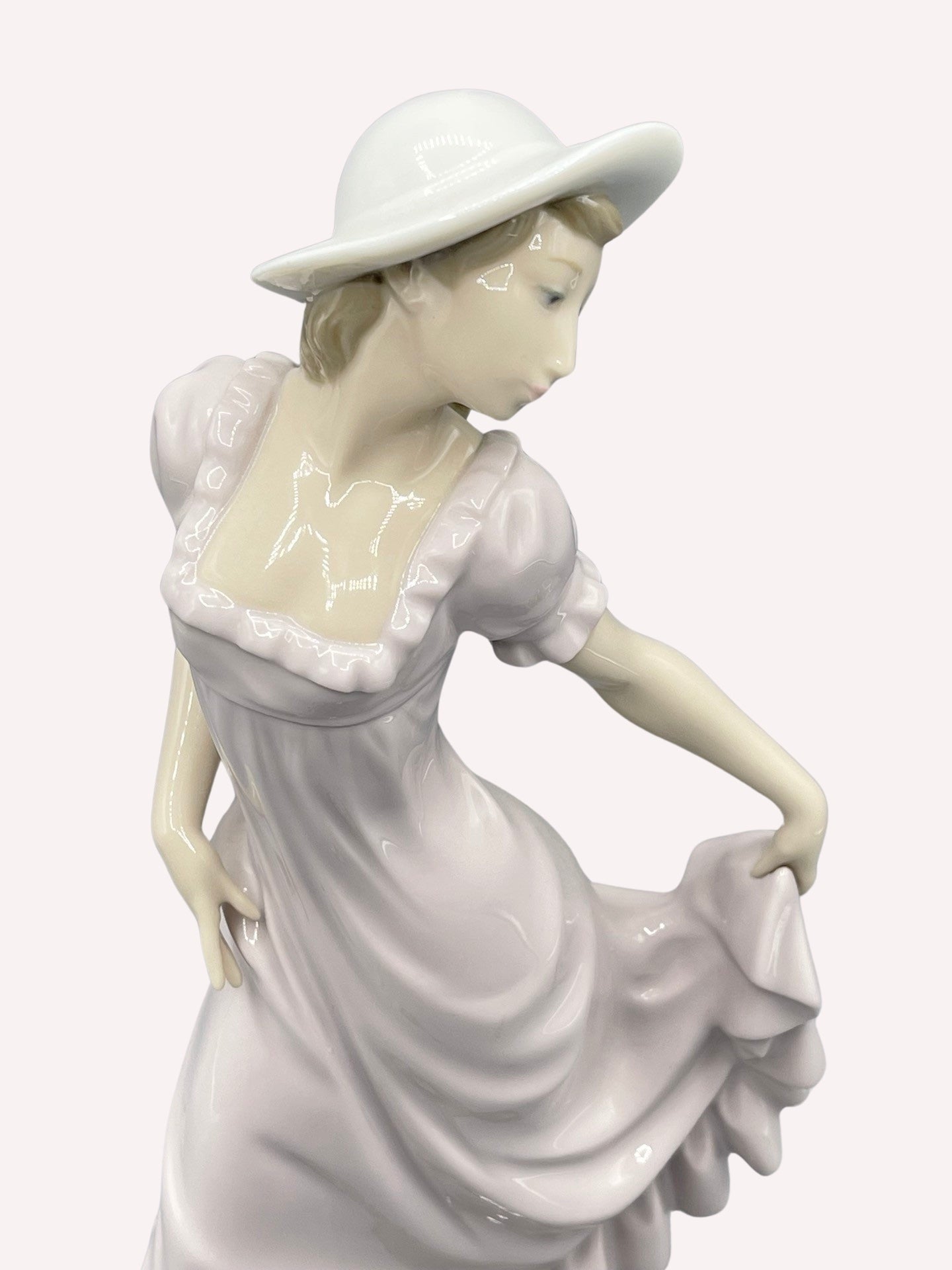 Nao / LLADRO Porzellan Figur Woman in Dres 30 cm TOP