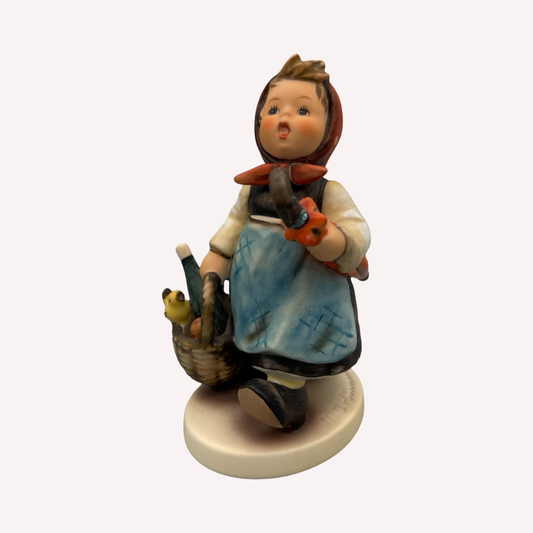Hummel Goebel Figur "Besuch eines Kranken" #382 Figur 1972 W Germany